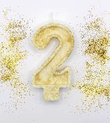 Свеча цифра "2" с золотом